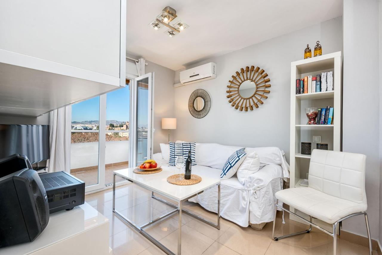 Susana Beach Apartment In Malaga By Solaga Holiday Homes Kültér fotó